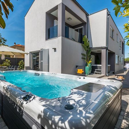 House With Pool Ledenko Leilighet Biograd Na Moru Eksteriør bilde